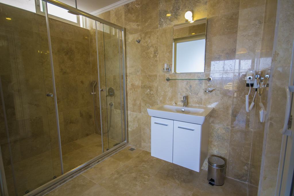 Kelebek Studio Apartments Kalkan Esterno foto